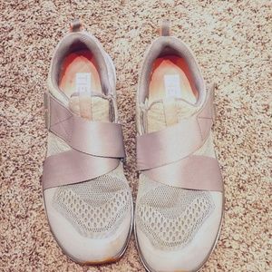 Women's TIEM Indoor Cycling Shoes with SPD Clips  Size 7.5